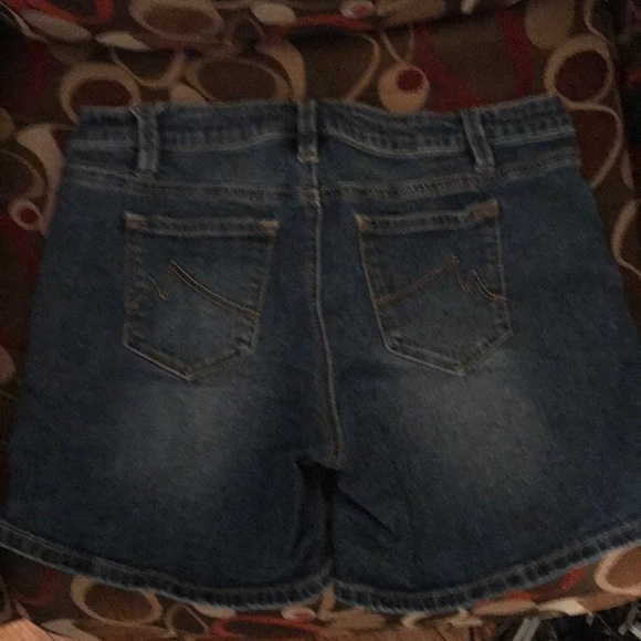 Shorts - Picture 2 of 2